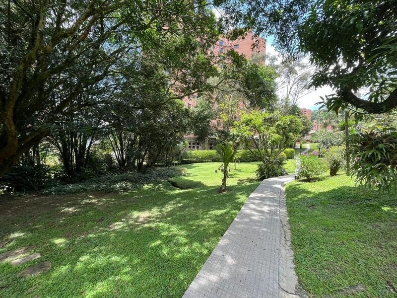 Apartamento en venta Antioquia Medellín Asomadera No2 330 m2 Habitaciones 4 Baños 13 Garajes 3 Precio $1600000000