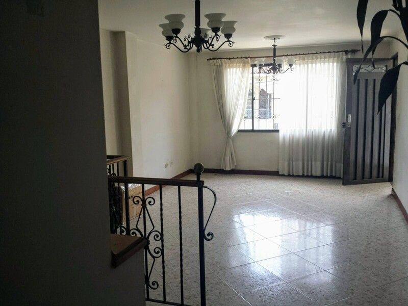 Casa en venta Antioquia Medellín Belencito 233 m2 Habitaciones 4 Baños 3 Garajes 1 Precio $1300000000