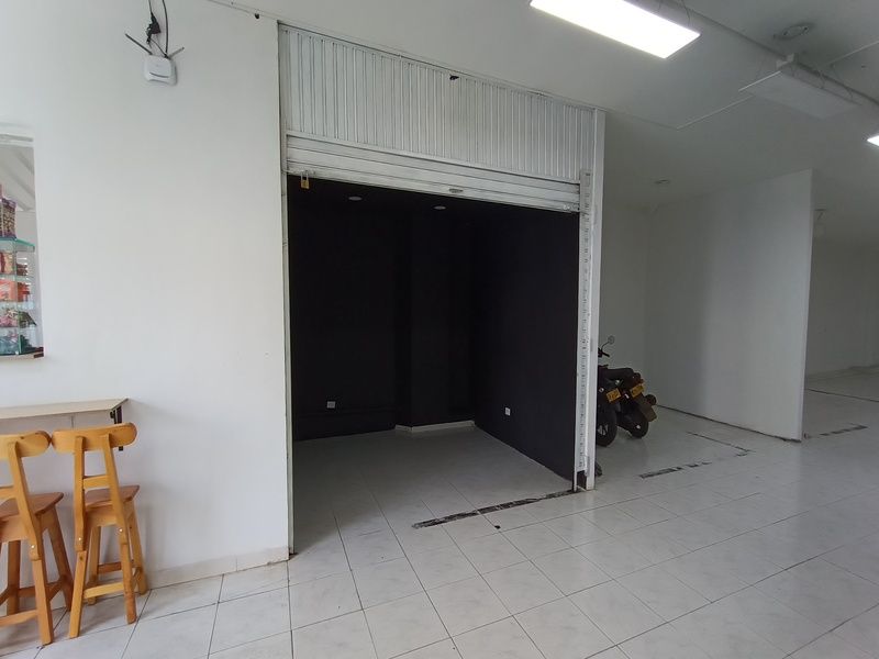 Local en arriendo Antioquia Rionegro Centro 10 m2 Habitaciones 0 Baños 10 Garajes 1 Precio $1120000