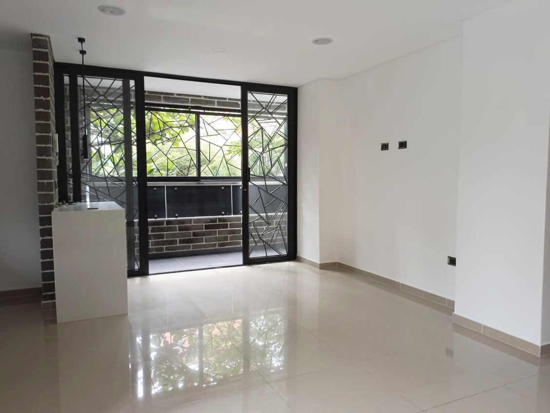 Apartamento en arriendo Antioquia Medellín Granada 72 m2 Habitaciones 2 Baños 2 Garajes 1 Precio $2800000