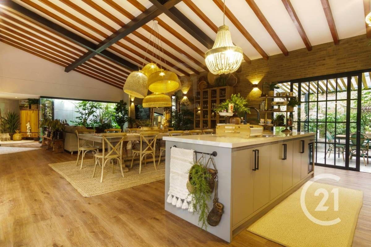 Casa en venta Antioquia Envigado Envigado 360 m2 Habitaciones 3 Baños 4 Garajes 6 Precio $3500000000