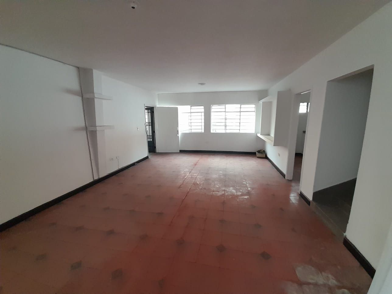 Oficina en arriendo Antioquia Medellín Castropol 140 m2 Habitaciones 0 Baños 2 Garajes 0 Precio $3500000