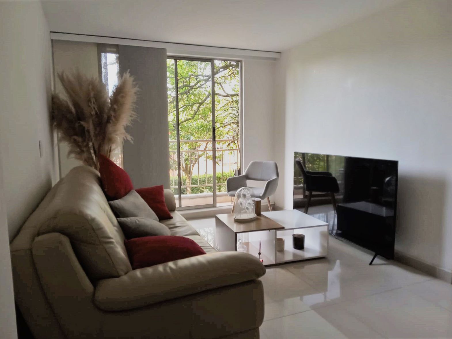 Apartamento en arriendo Antioquia Envigado San José 70 m2 Habitaciones 3 Baños 2 Garajes 3 Precio $3200000