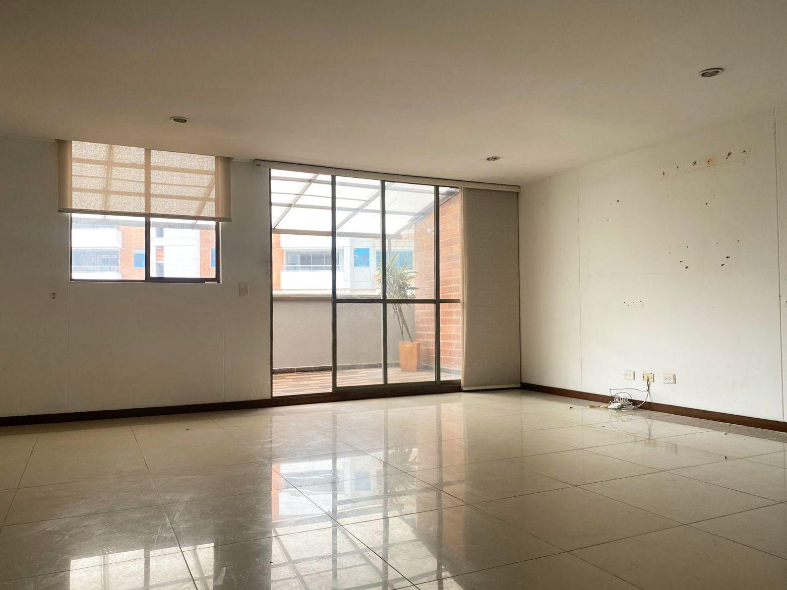 Apartamento en arriendo Antioquia Envigado Zúñiga 102 m2 Habitaciones 3 Baños 4 Garajes 3 Precio $4900000