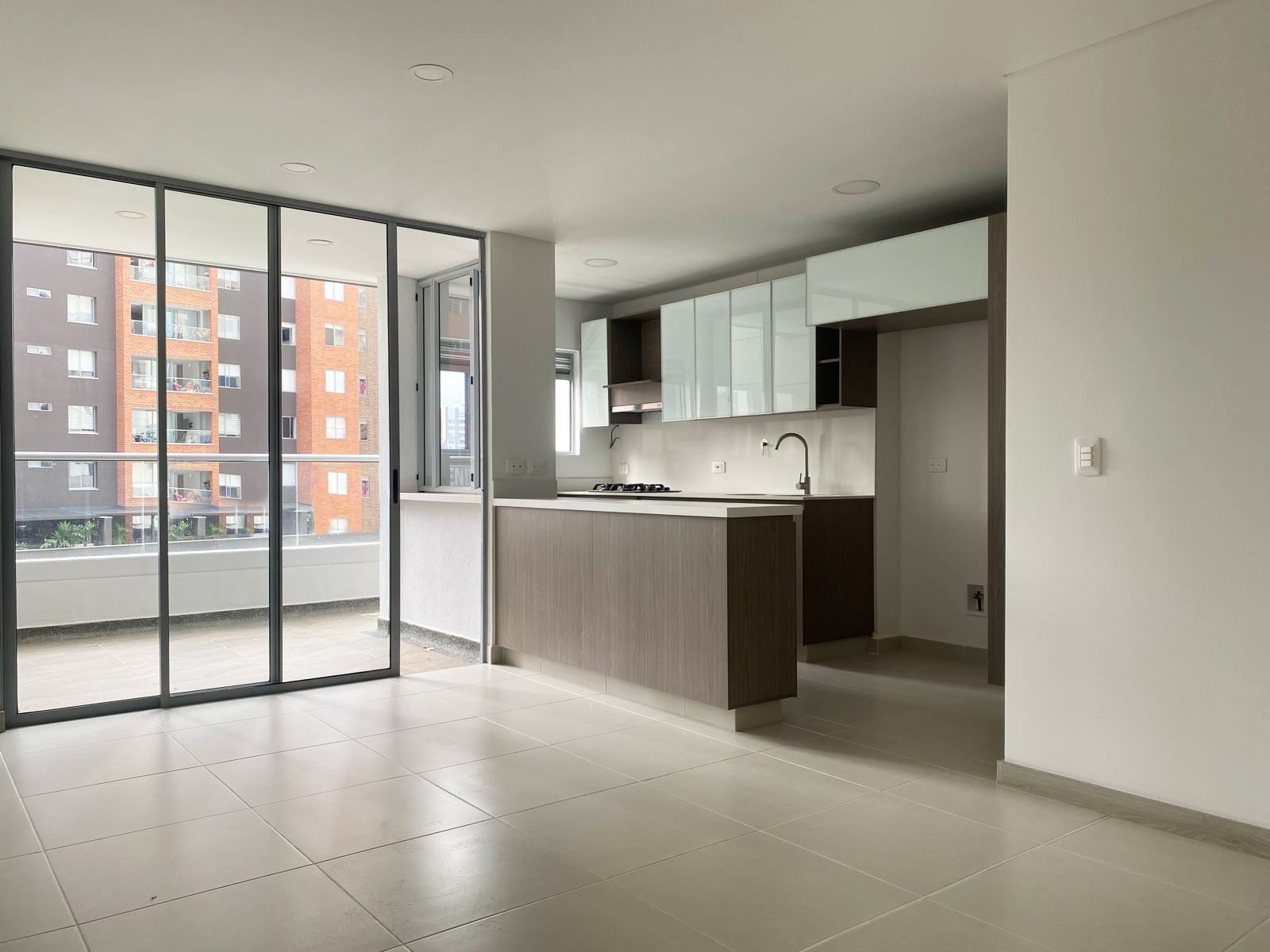 Apartamento en arriendo Antioquia Envigado Loma Del Atravesado 98 m2 Habitaciones 2 Baños 2 Garajes 3 Precio $4700000