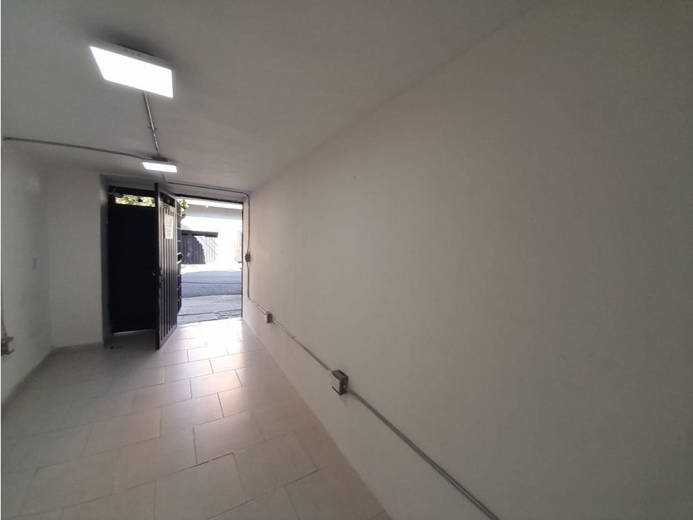 Local en arriendo Antioquia Medellín Florida Nueva 15 m2 Habitaciones 0 Baños 0 Garajes 2 Precio $1300000