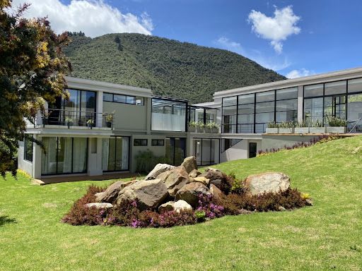 Casa en venta Cundinamarca La Calera Cr Remanso De Teusaca 450 m2 Habitaciones 5 Baños 6 Garajes 3 Precio $2800000000