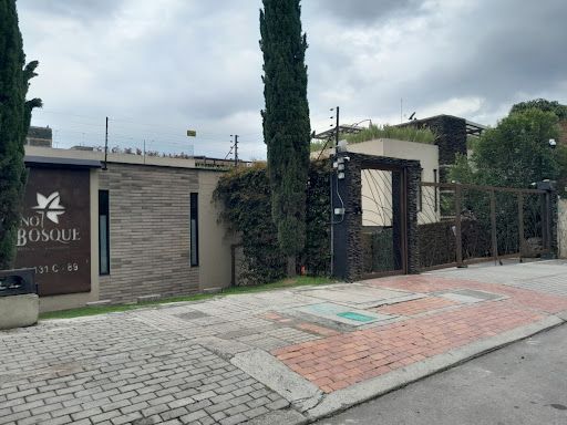 Apartamento en arriendo Cundinamarca Bogotá Los Naranjos 194 m2 Habitaciones 3 Baños 8 Garajes 5 Precio $9700000