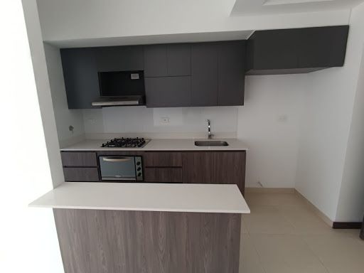 Apartamento en arriendo Antioquia Medellín Ferreni 100 m2 Habitaciones 3 Baños 2 Garajes 2 Precio $3500000