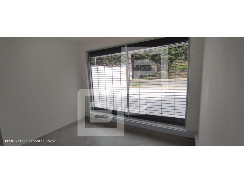 Casa en arriendo Antioquia Medellín Manrique Central No1 330 m2 Habitaciones 2 Baños 2 Garajes 12 Precio $19000000