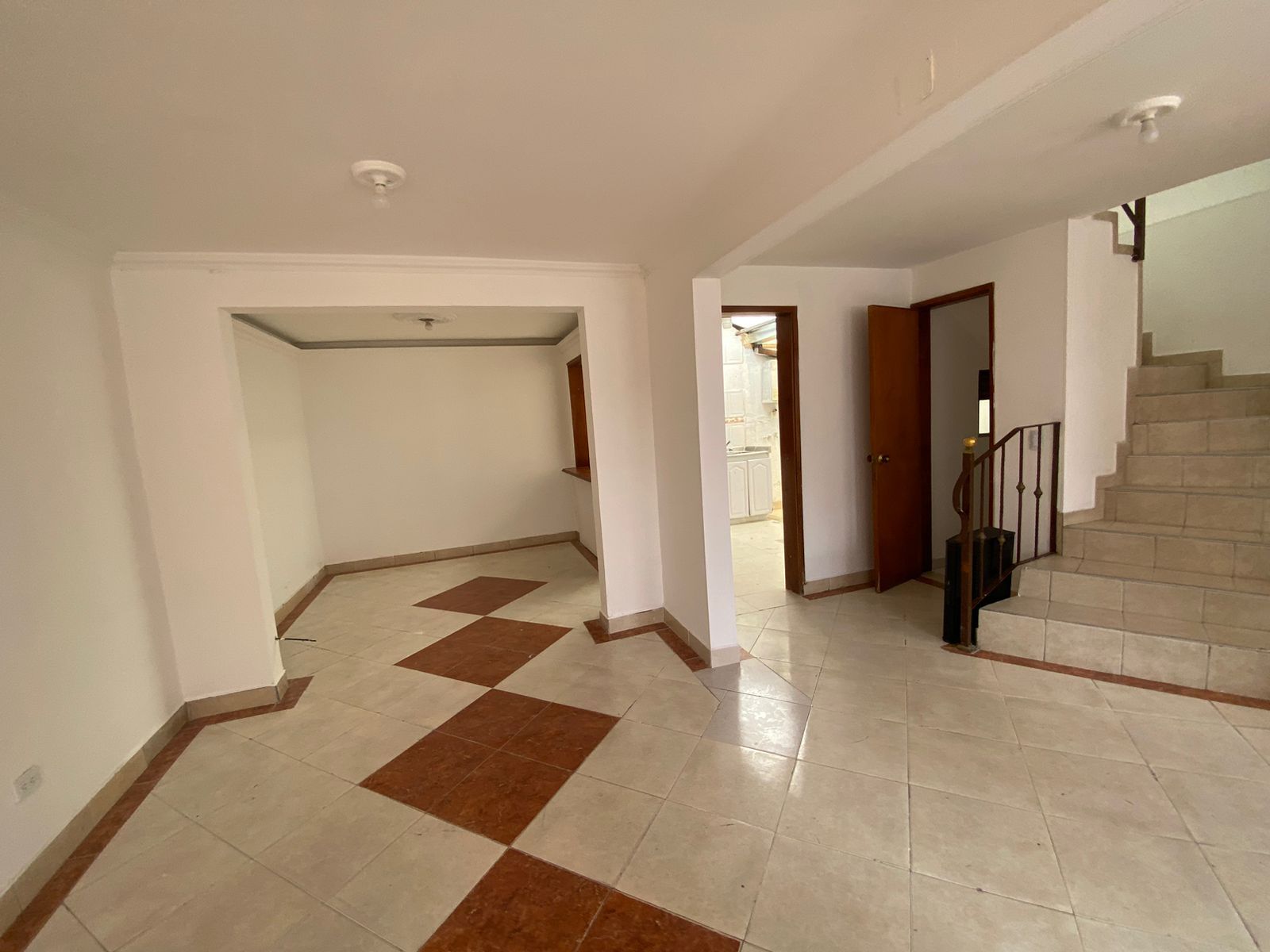 Casa en arriendo Cundinamarca Bogotá San José Del Prado 140 m2 Habitaciones 3 Baños 2 Garajes 2 Precio $3200000
