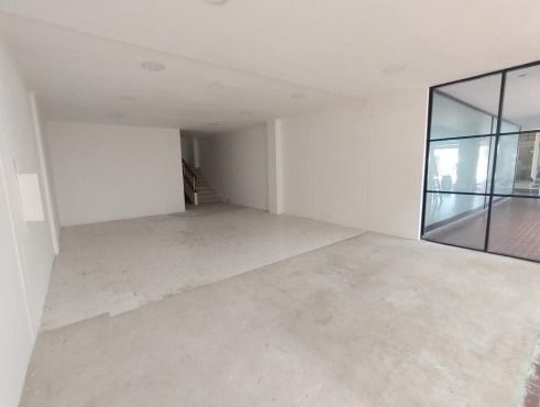 Local en arriendo Antioquia Itagüí La Esmeralda 180 m2 Habitaciones 0 Baños 3 Garajes 0 Precio $7848000
