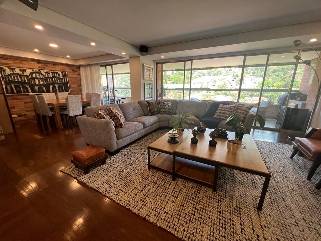 Apartamento en venta Antioquia Medellín Urbanizacion Altos De Pilarica 327 m2 Habitaciones 4 Baños 8 Garajes 4 Precio $2000000000