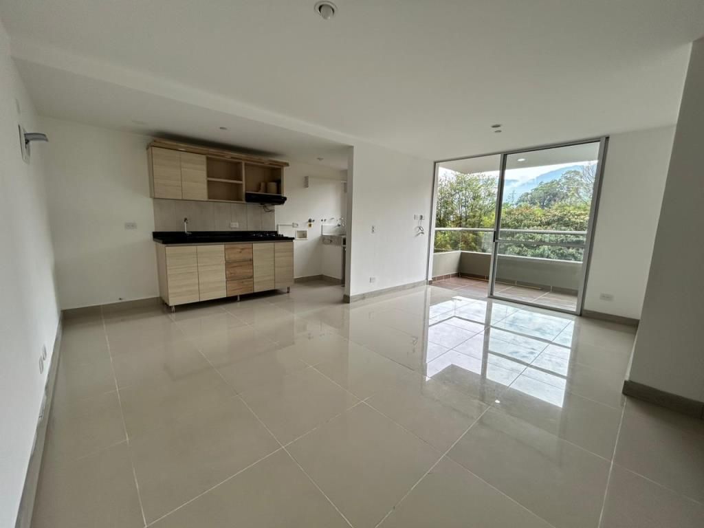 Apartamento en arriendo Antioquia Envigado Las Antillas 68 m2 Habitaciones 3 Baños 2 Garajes 2 Precio $2400000