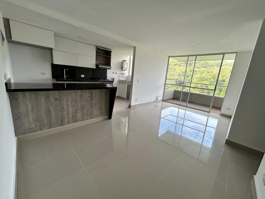 Apartamento en arriendo Antioquia Envigado Las Antillas 68 m2 Habitaciones 3 Baños 2 Garajes 2 Precio $2700000