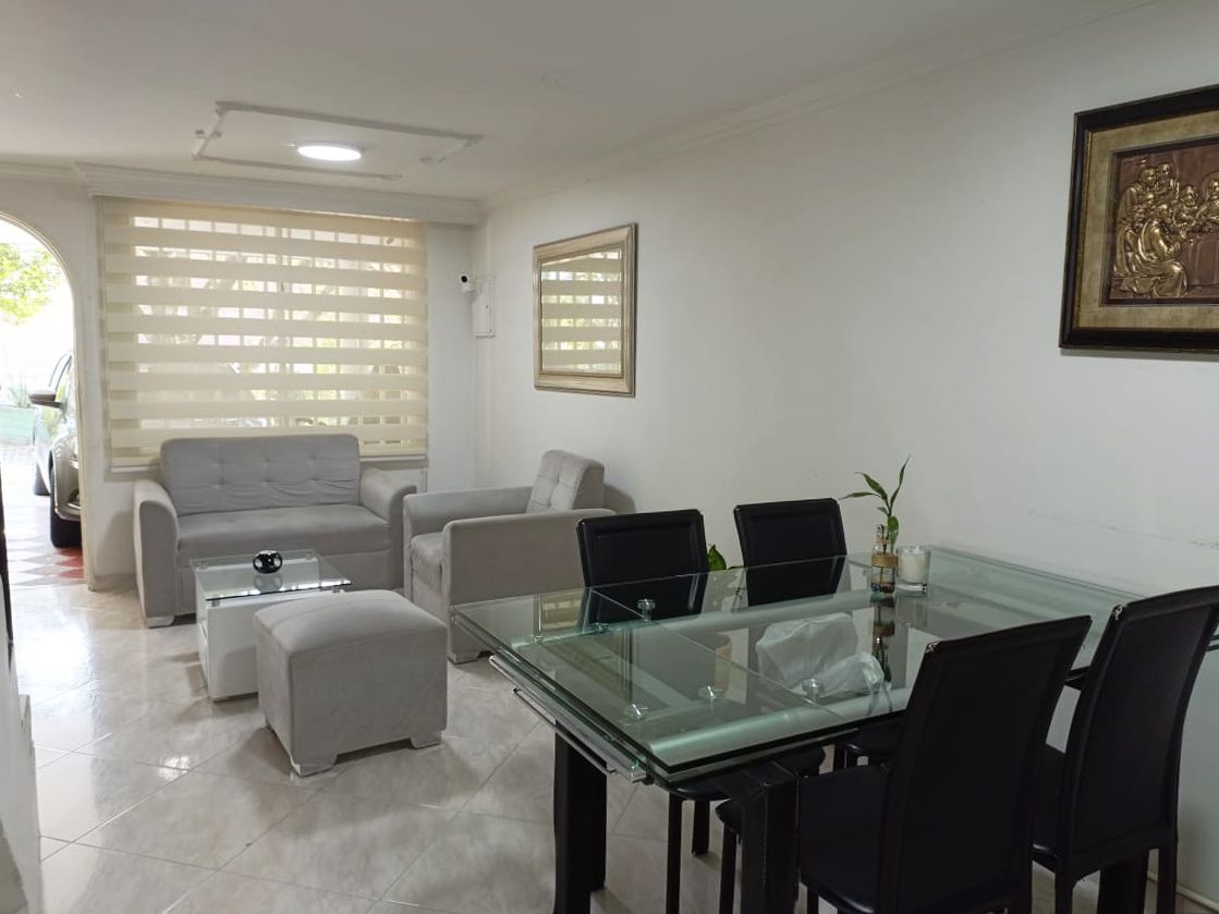 Casa en arriendo Antioquia Medellín Campo Alegre 100 m2 Habitaciones 4 Baños 4 Garajes 3 Precio $2950000