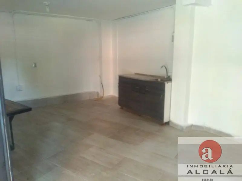 Local en arriendo Antioquia Envigado El Dorado 20 m2 Habitaciones 0 Baños 1 Garajes 0 Precio $1700000