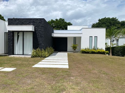 Casa en venta Huila Rivera Rivera 462 m2 Habitaciones 4 Baños 15 Garajes 10 Precio $1500000000