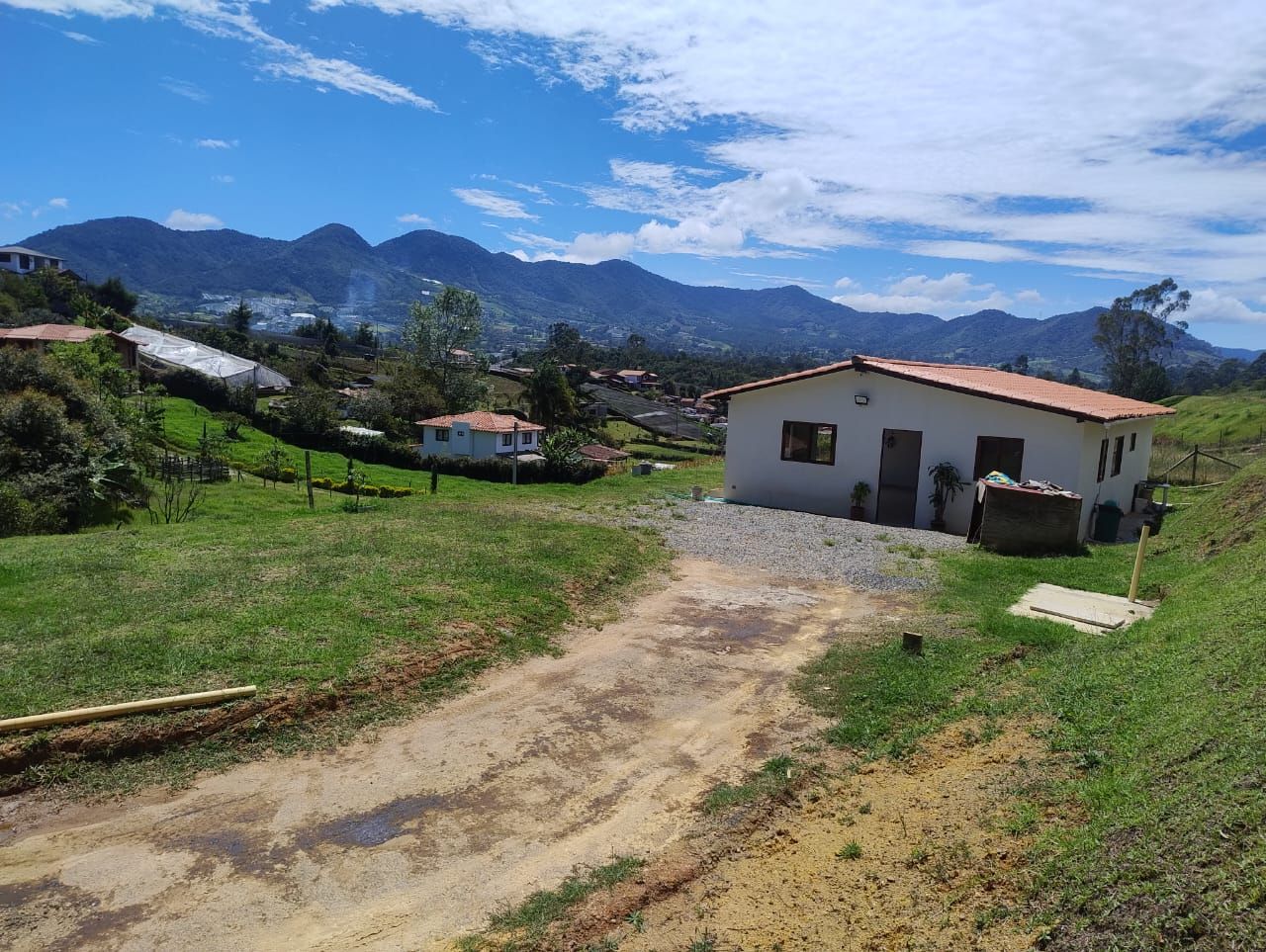 Finca en venta Antioquia El Carmen De Viboral El Carmen De Viboral 100 m2 Habitaciones 3 Baños 2 Garajes 2 Precio $580000000