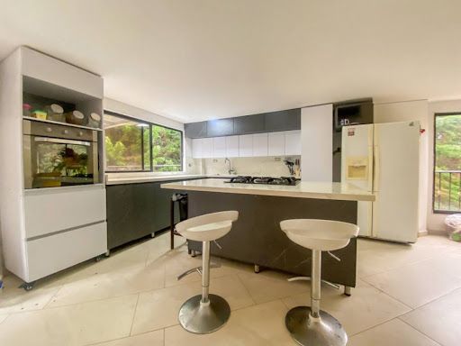 Casa en arriendo Antioquia Rionegro El Porvenir 250 m2 Habitaciones 5 Baños 7 Garajes 8 Precio $12000000
