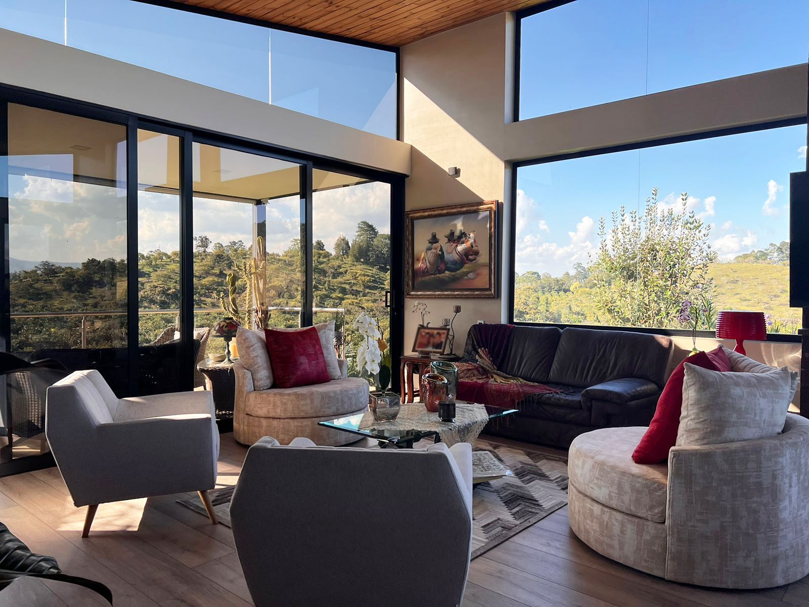 Casa en venta Antioquia Rionegro El Porvenir 278 m2 Habitaciones 3 Baños 6 Garajes 3 Precio $2250000000