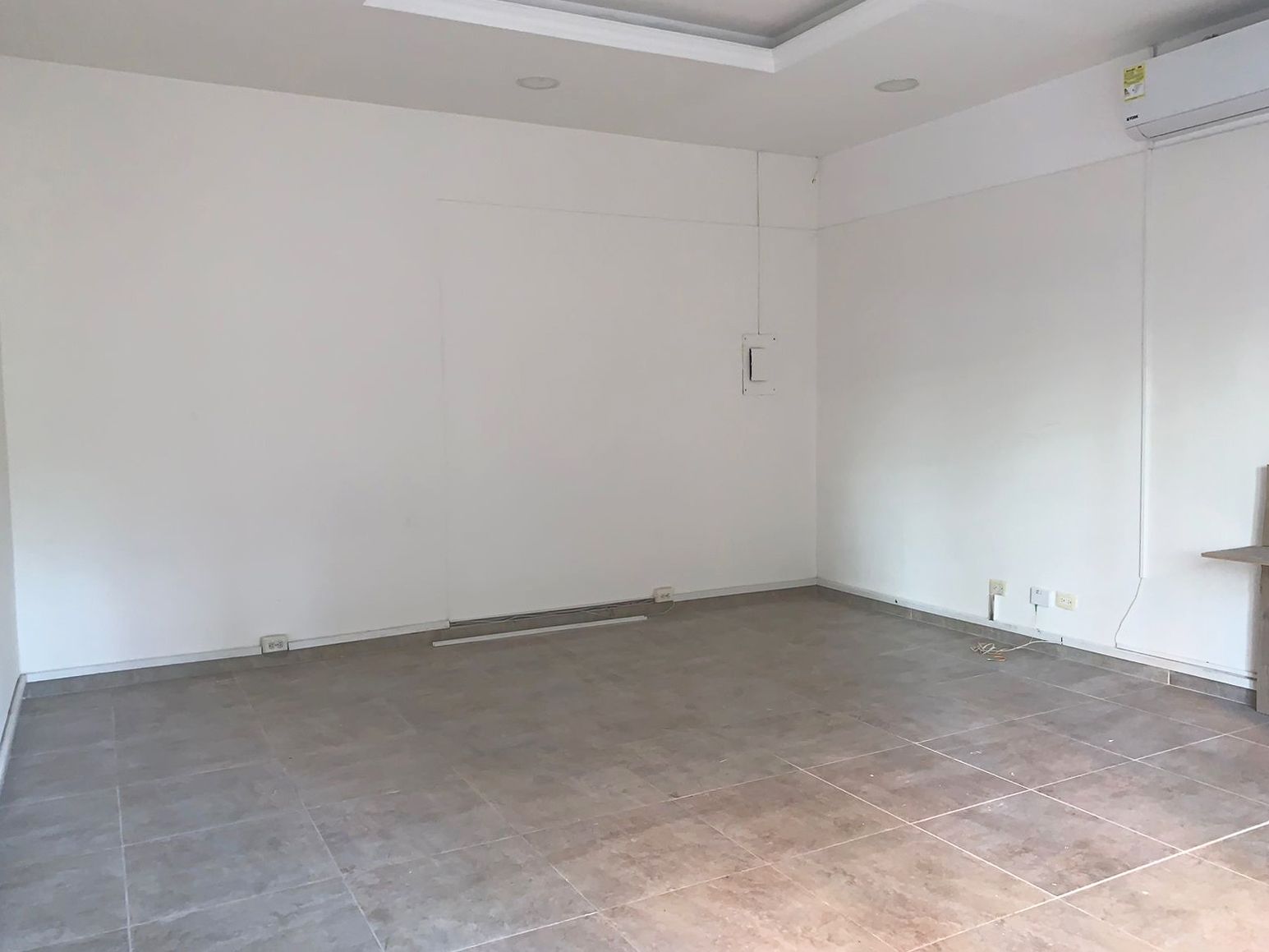 Local en arriendo Antioquia Medellín Alejandria 33 m2 Habitaciones 0 Baños 0 Garajes 1 Precio $3200000