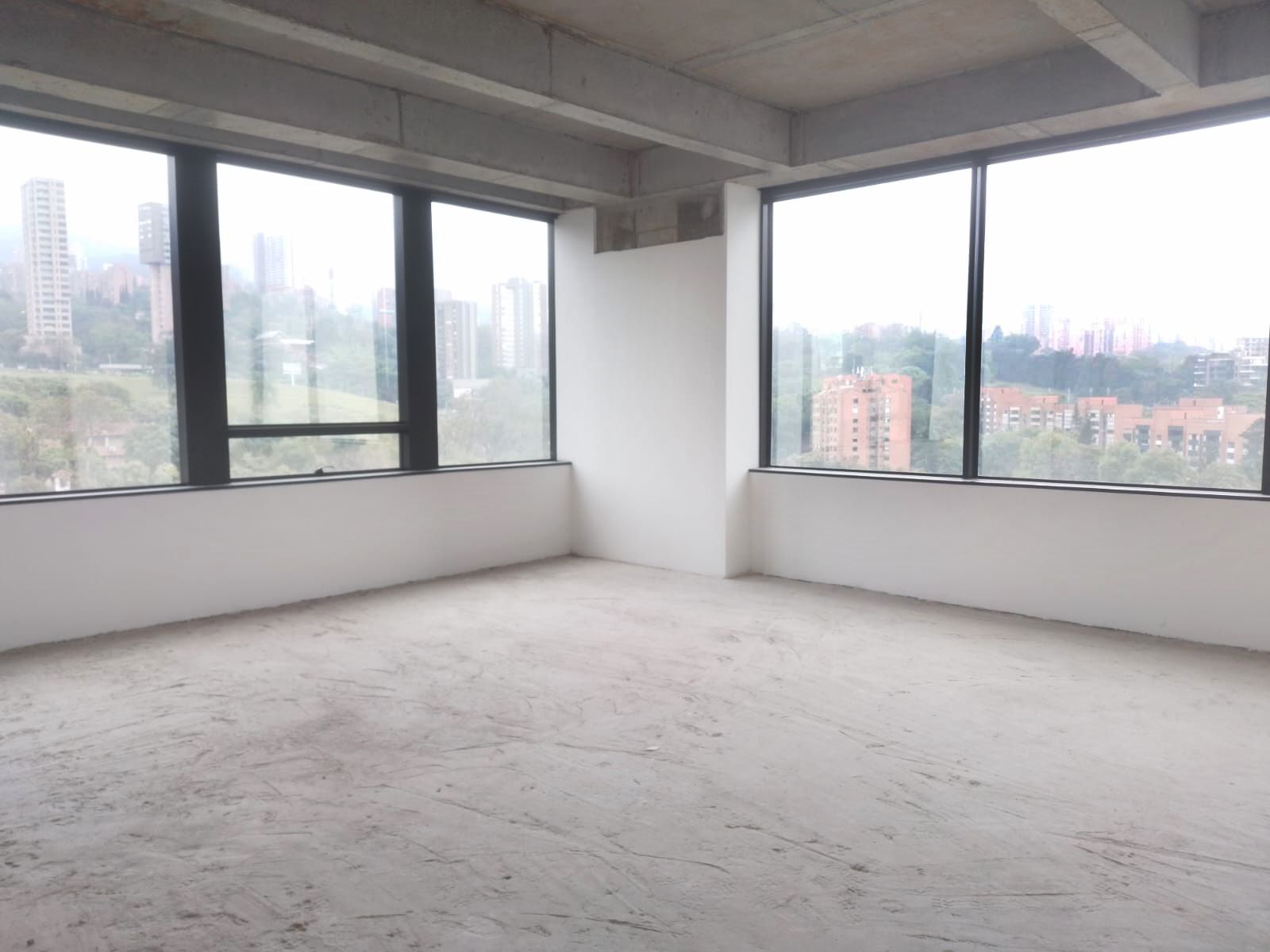 Oficina en arriendo o venta Antioquia Medellín La Florida 69 m2 Habitaciones 0 Baños 10 Garajes 2 Precio venta $760000000 Precio arriendo $7800000