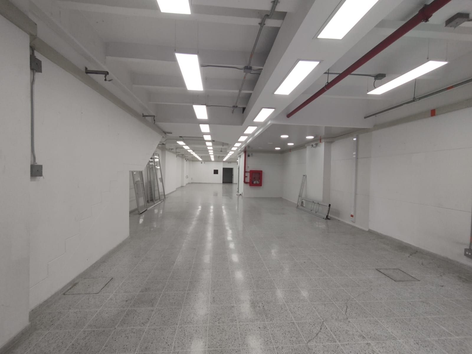 Local en arriendo Antioquia Medellín Gerona 265 m2 Habitaciones 0 Baños 0 Garajes 1 Precio $12000000