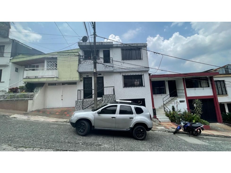 Casa en venta Risaralda Pereira Los Alcazares 270 m2 Habitaciones 8 Baños 4 Garajes 1 Precio $470000000