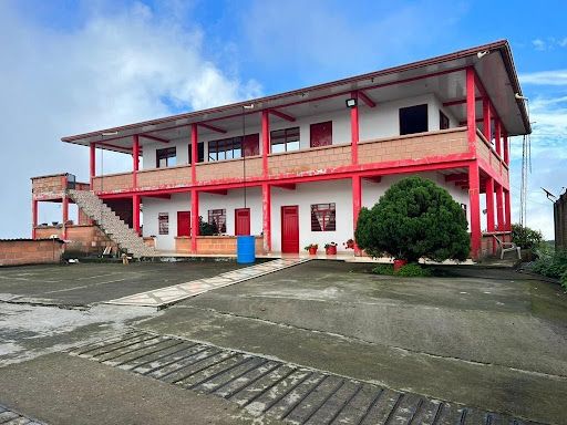 Finca en venta Risaralda Santa Rosa De Cabal Santa Rosa De Cabal 400 m2 Habitaciones 8 Baños 6 Garajes 1 Precio $2000000000