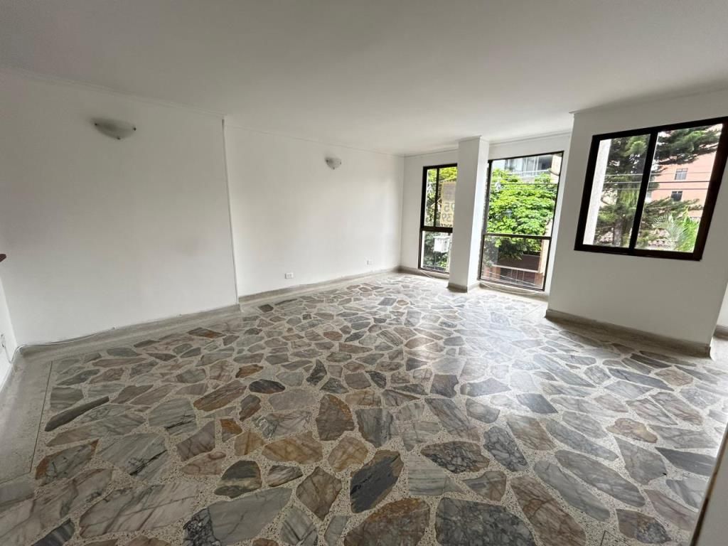 Apartamento en arriendo o venta Antioquia Envigado Envigado 126 m2 Habitaciones 3 Baños 2 Garajes 2 Precio venta $570000000 Precio arriendo $3850000