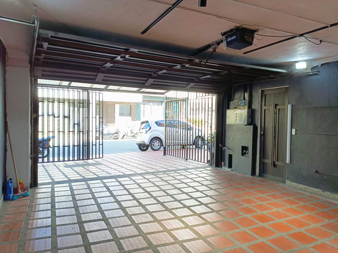 Local en arriendo Antioquia Medellín La Castellana 80 m2 Habitaciones 0 Baños 2 Garajes 1 Precio $2500000