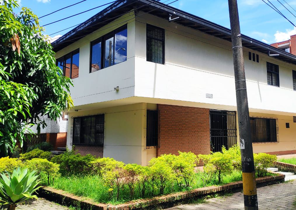 Lote en venta Antioquia Medellín Rosales 0 m2 Habitaciones 0 Baños 10 Garajes 1 Precio $2500000000