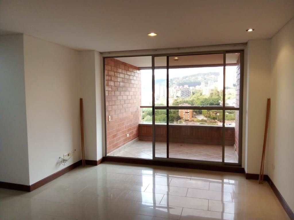 Apartamento en arriendo Antioquia Medellín Los Naranjos 86 m2 Habitaciones 2 Baños 2 Garajes 2 Precio $4000000