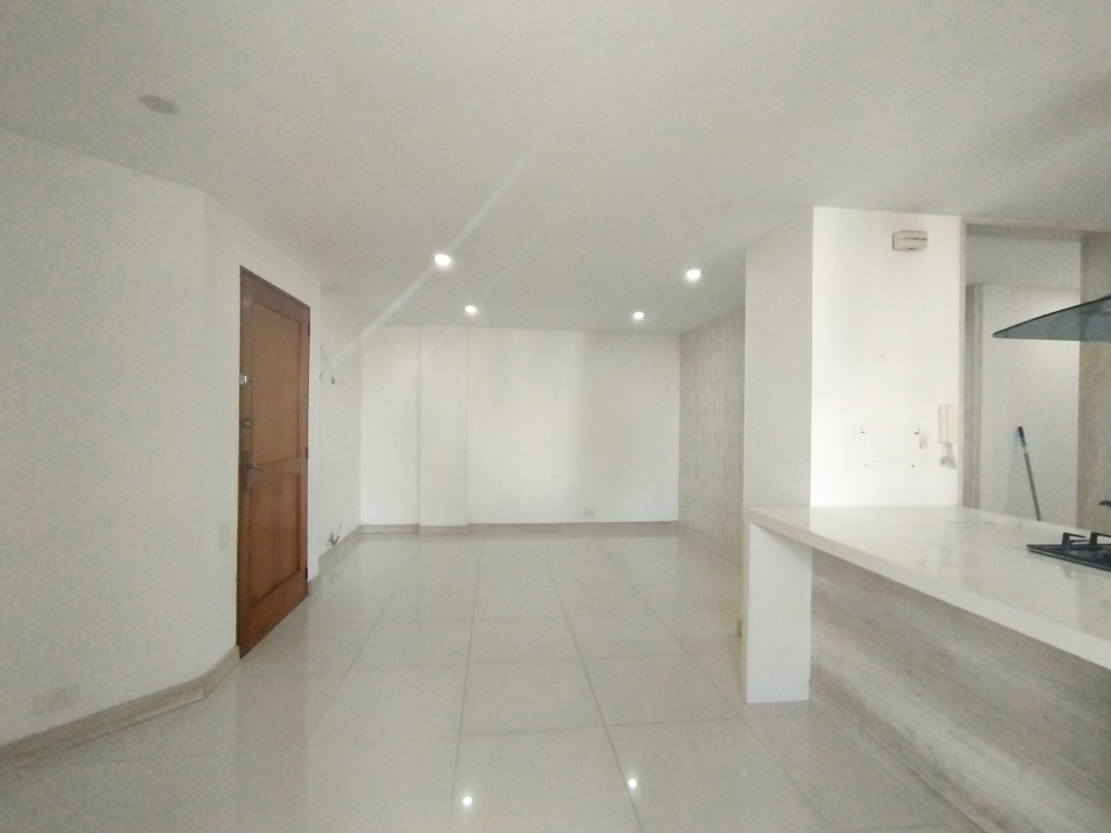 Apartamento en arriendo Antioquia Medellín Castropol 98 m2 Habitaciones 3 Baños 4 Garajes 2 Precio $4000000