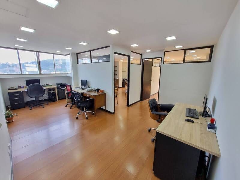 Oficina en arriendo Antioquia Medellín Las Lomas No1 67 m2 Habitaciones 0 Baños 0 Garajes 3 Precio $4600000