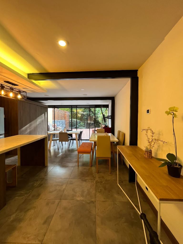 Casa en arriendo Antioquia Envigado La Inmaculada 186 m2 Habitaciones 3 Baños 6 Garajes 5 Precio $8100000