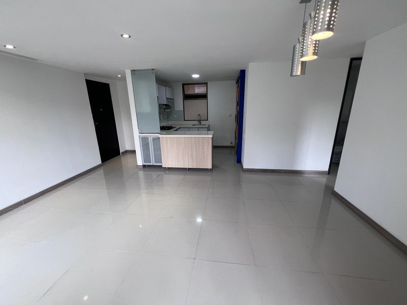 Apartamento en arriendo Antioquia Medellín El Pinal 85 m2 Habitaciones 2 Baños 2 Garajes 2 Precio $4300000