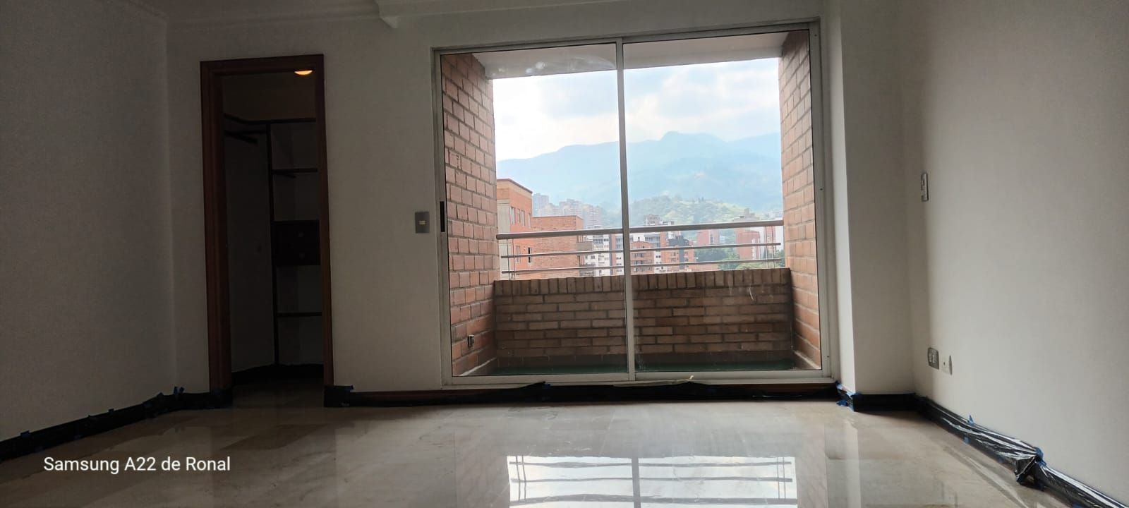 Apartamento en arriendo Antioquia Medellín Laureles 140 m2 Habitaciones 3 Baños 4 Garajes 2 Precio $4800000