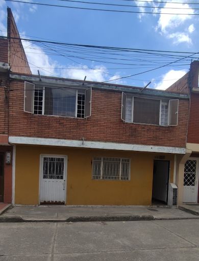 Casa en venta Cundinamarca Bogotá Ub Sinai 225 m2 Habitaciones 8 Baños 4 Garajes 1 Precio $550000000