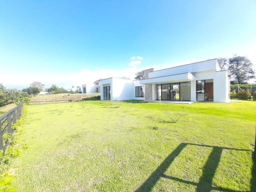 Casa en venta Risaralda Pereira Pereira 266 m2 Habitaciones 3 Baños 6 Garajes 3 Precio $1760000000