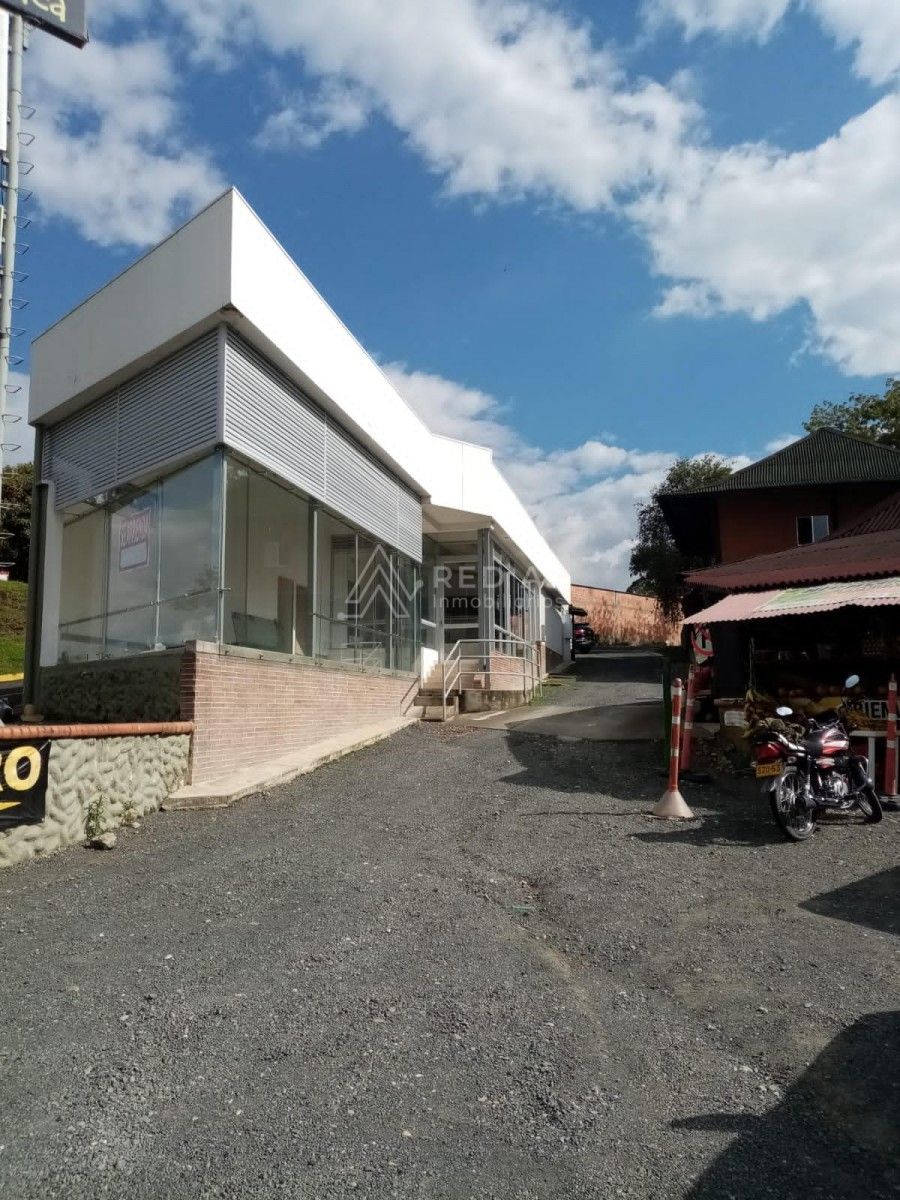 Local en arriendo Risaralda Pereira Otros 200 m2 Habitaciones 0 Baños 2 Garajes 32 Precio $6000000