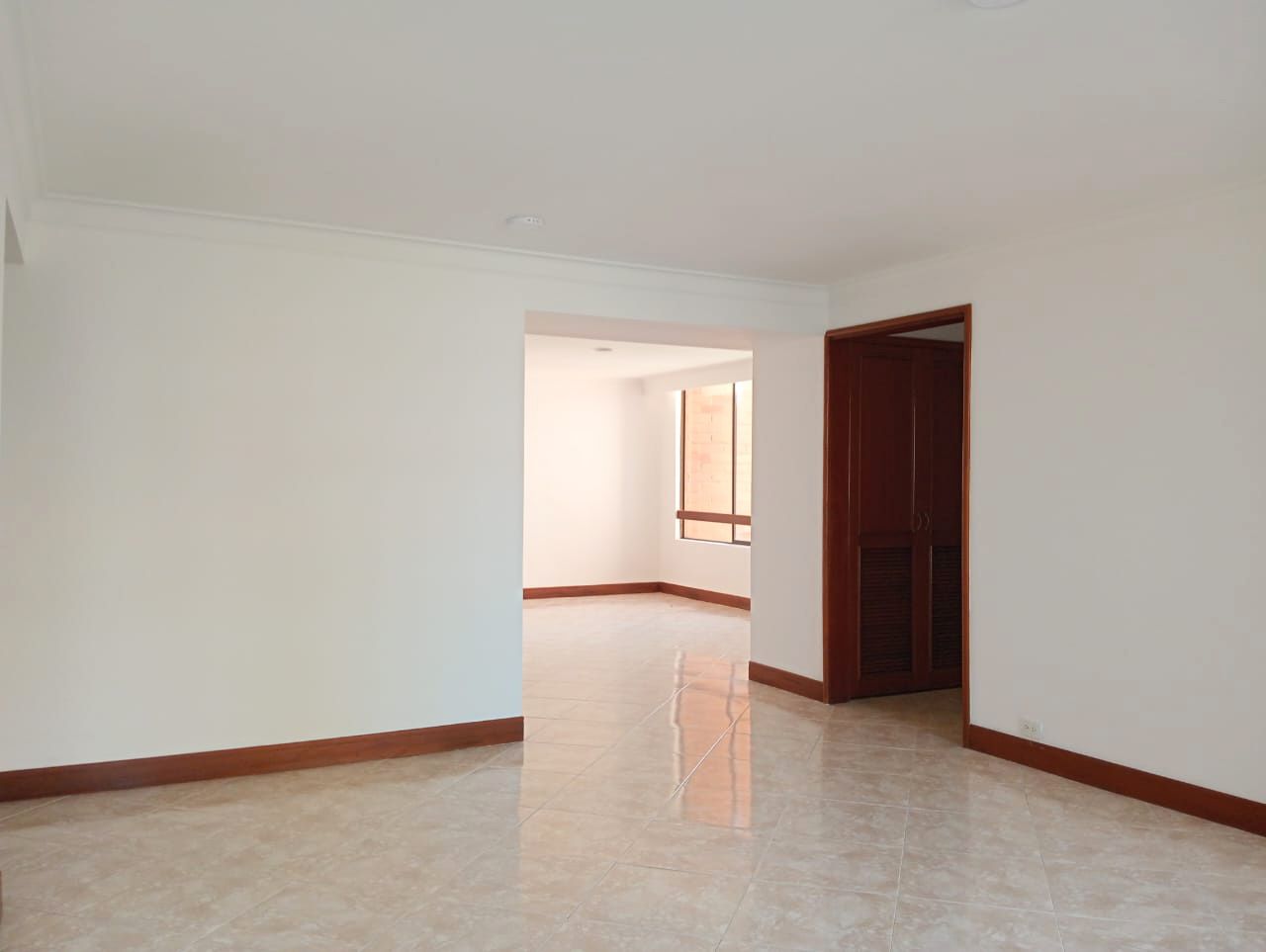Apartamento en arriendo o venta Antioquia Medellín Laureles 130 m2 Habitaciones 3 Baños 4 Garajes 3 Precio venta $780000000 Precio arriendo $5800000