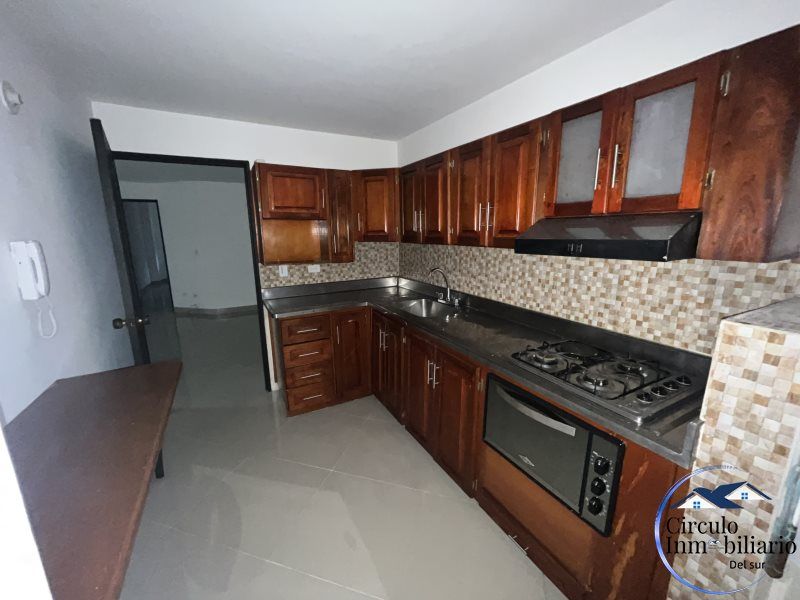 Apartamento en arriendo Antioquia Envigado Zona Centro 115 m2 Habitaciones 3 Baños 4 Garajes 2 Precio $4000000