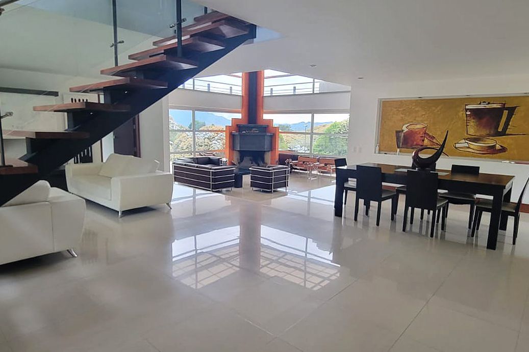 Casa en arriendo o venta Antioquia El Retiro El Retiro 450 m2 Habitaciones 4 Baños 8 Garajes 15 Precio venta $3810000000 Precio arriendo $20500000