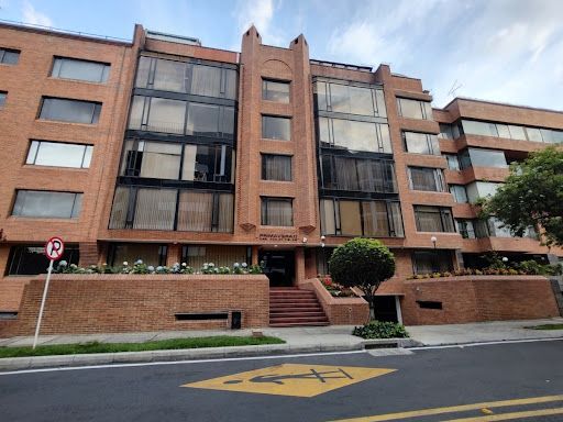 Apartamento en venta Cundinamarca Bogotá Santa Barbara Central 165 m2 Habitaciones 4 Baños 4 Garajes 2 Precio $850000000
