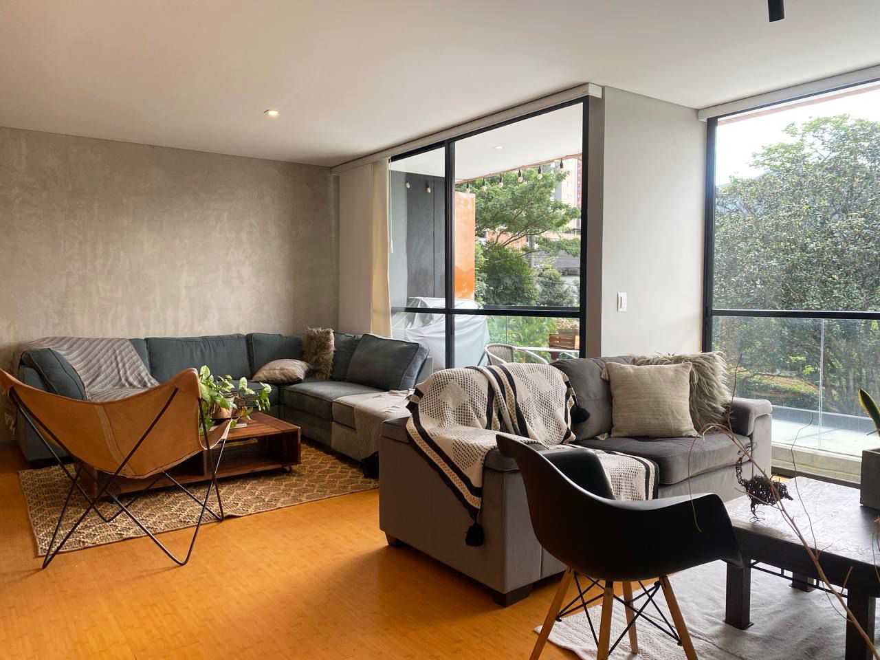 Apartamento en arriendo Antioquia Envigado La Inmaculada 94 m2 Habitaciones 2 Baños 2 Garajes 2 Precio $6150000