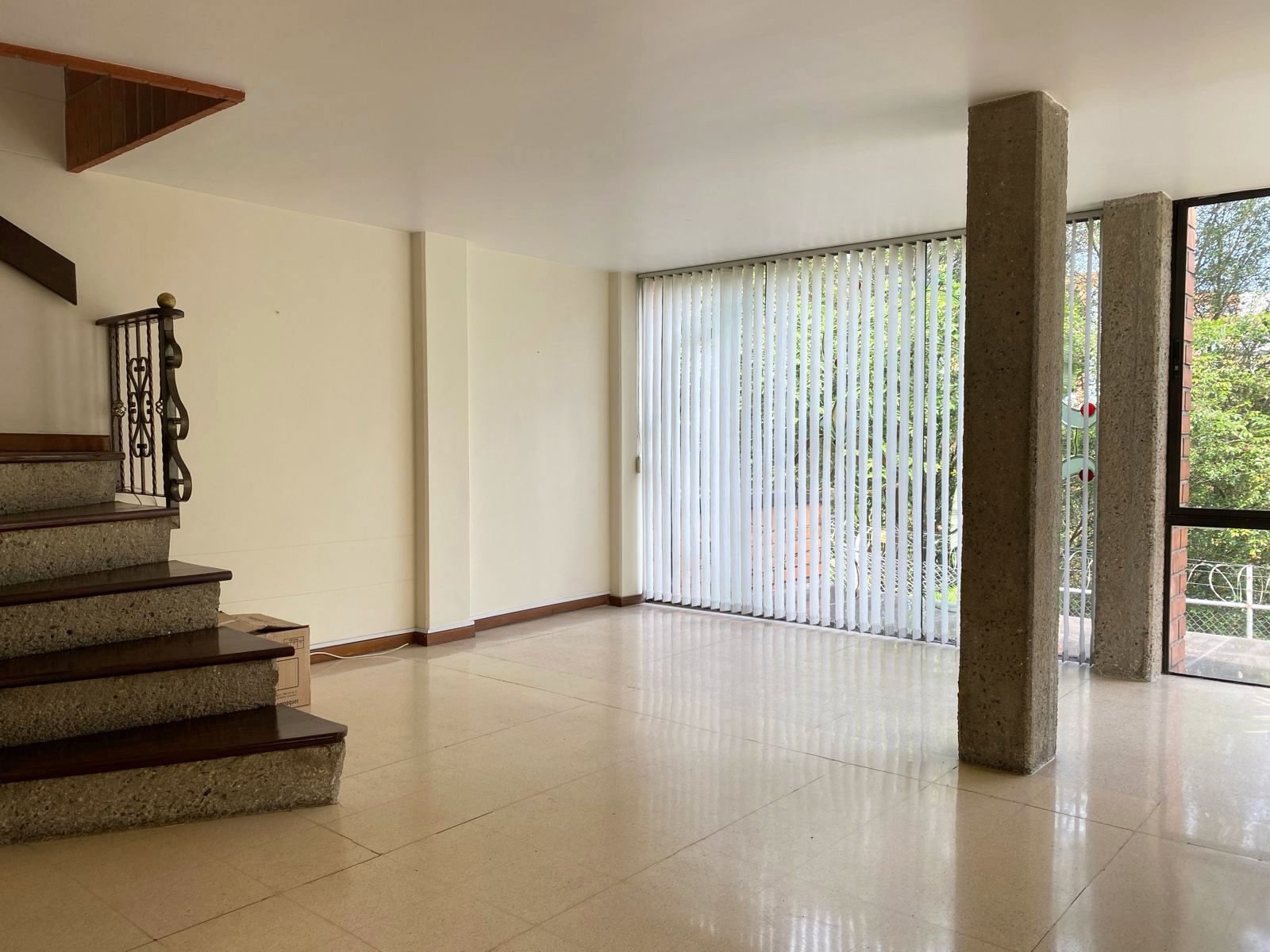 Casa en arriendo o venta Antioquia Envigado La Abadia 200 m2 Habitaciones 3 Baños 4 Garajes 3 Precio venta $1210000000 Precio arriendo $7200000