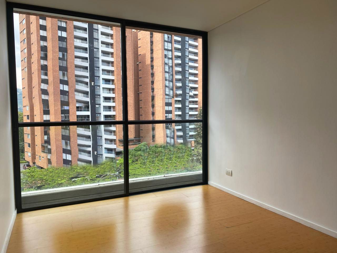 Apartamento en arriendo Antioquia Envigado La Pradera 75 m2 Habitaciones 2 Baños 2 Garajes 2 Precio $3650000