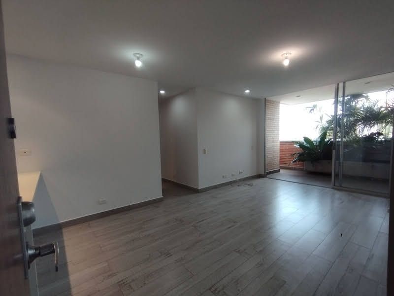Apartamento en arriendo Antioquia Envigado Zúñiga 90 m2 Habitaciones 2 Baños 4 Garajes 3 Precio $4300000